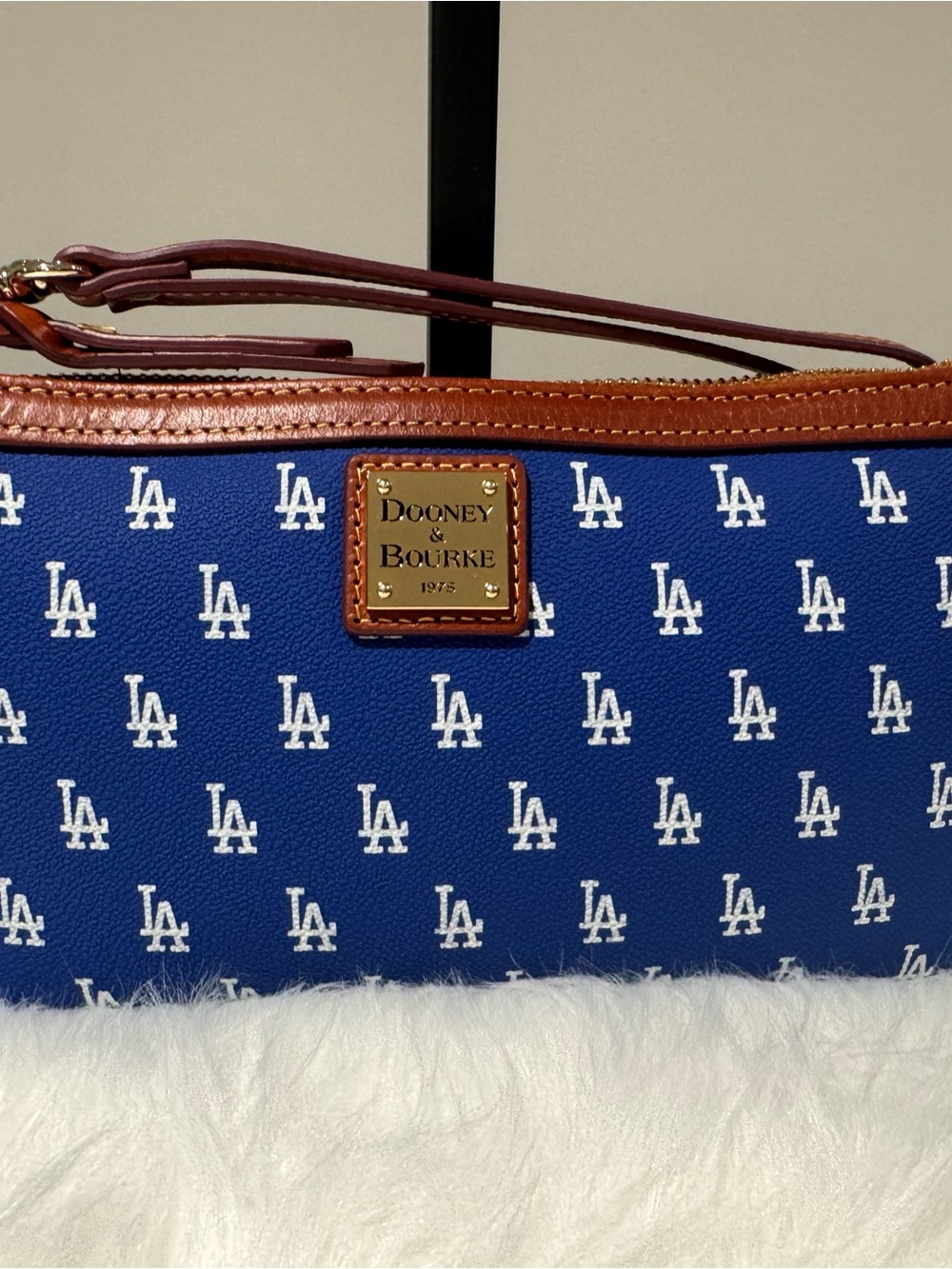 Dooney & Bourke LA Dodgers Large Slim Wristlet Wallet Clutch MLB Collector